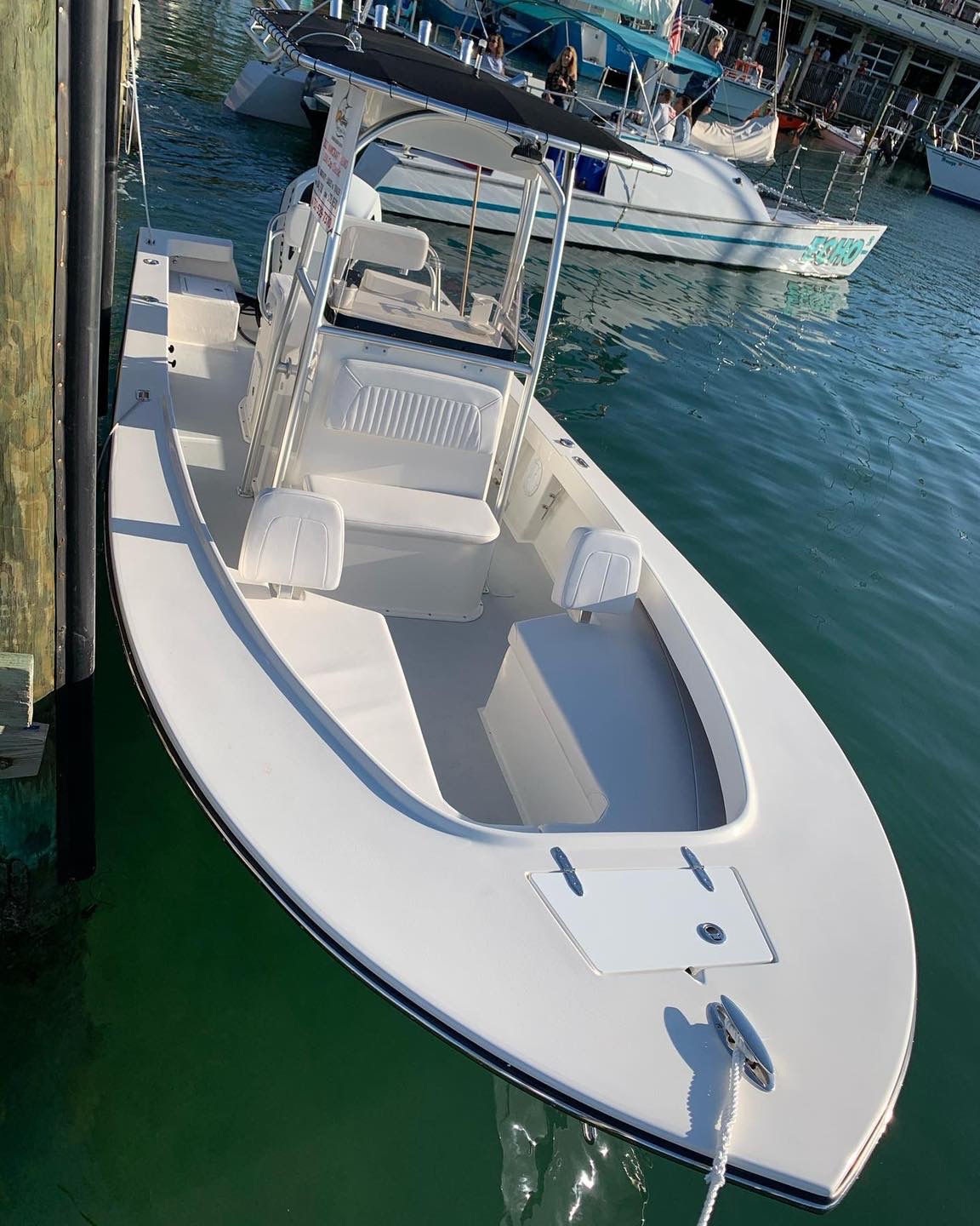 23 Cape Classic interior