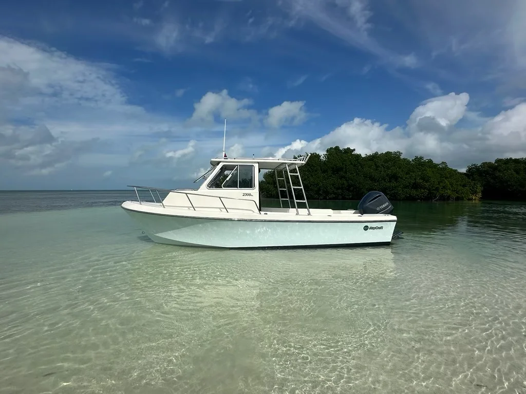 23 Cabin XL exterior