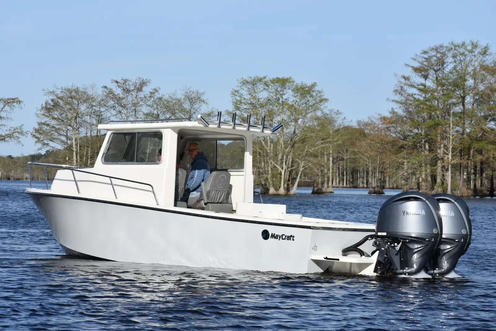 245 Cabin XL exterior