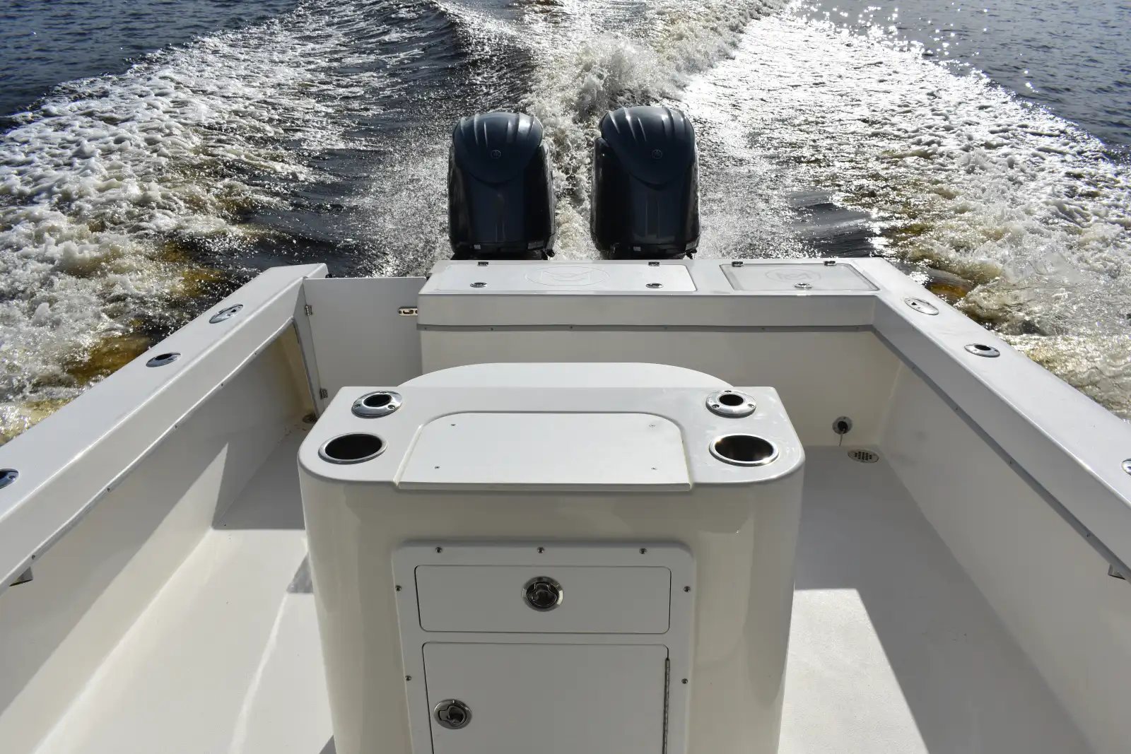 245 Cabin XL interior