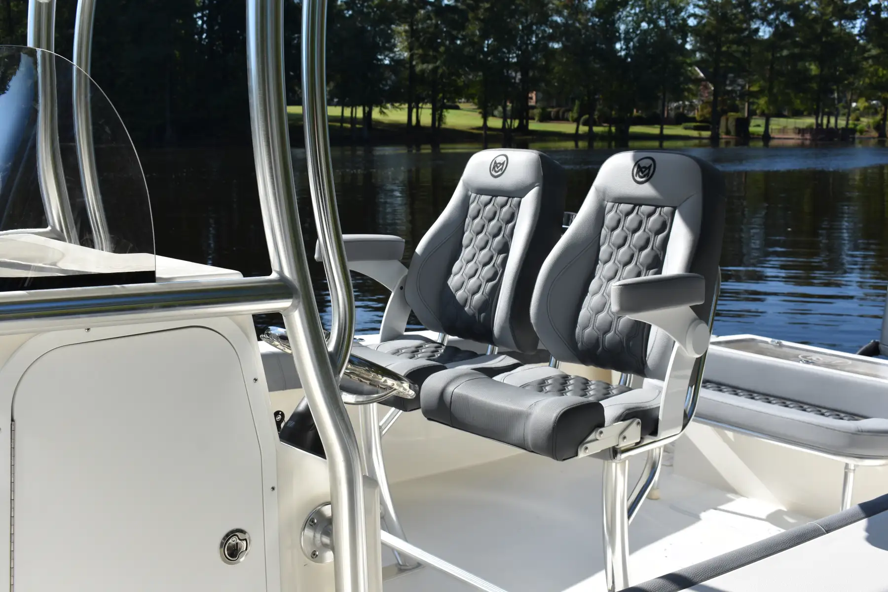 245 Offshore CC interior