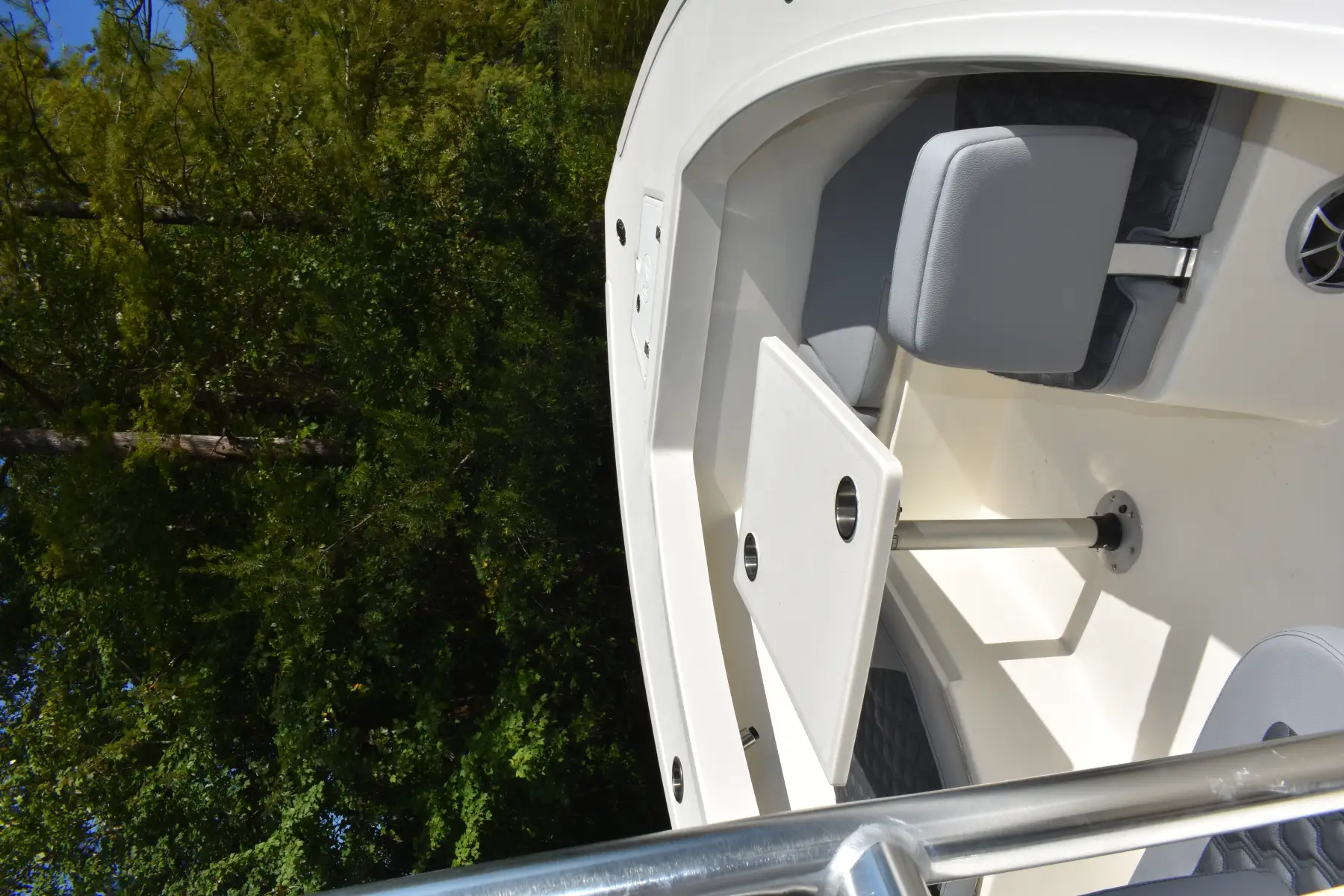 245 Offshore CC interior