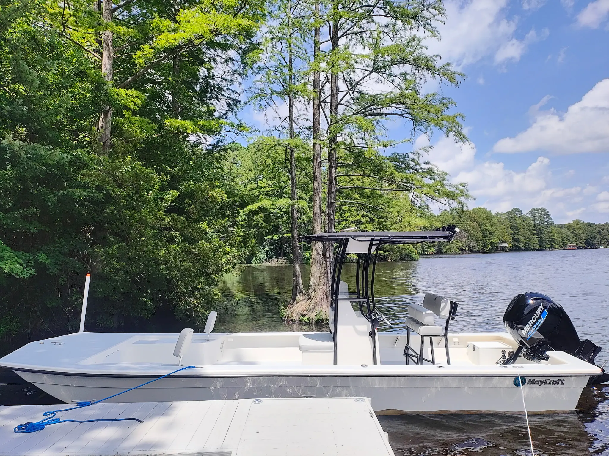 25 Hancock Skiff interior