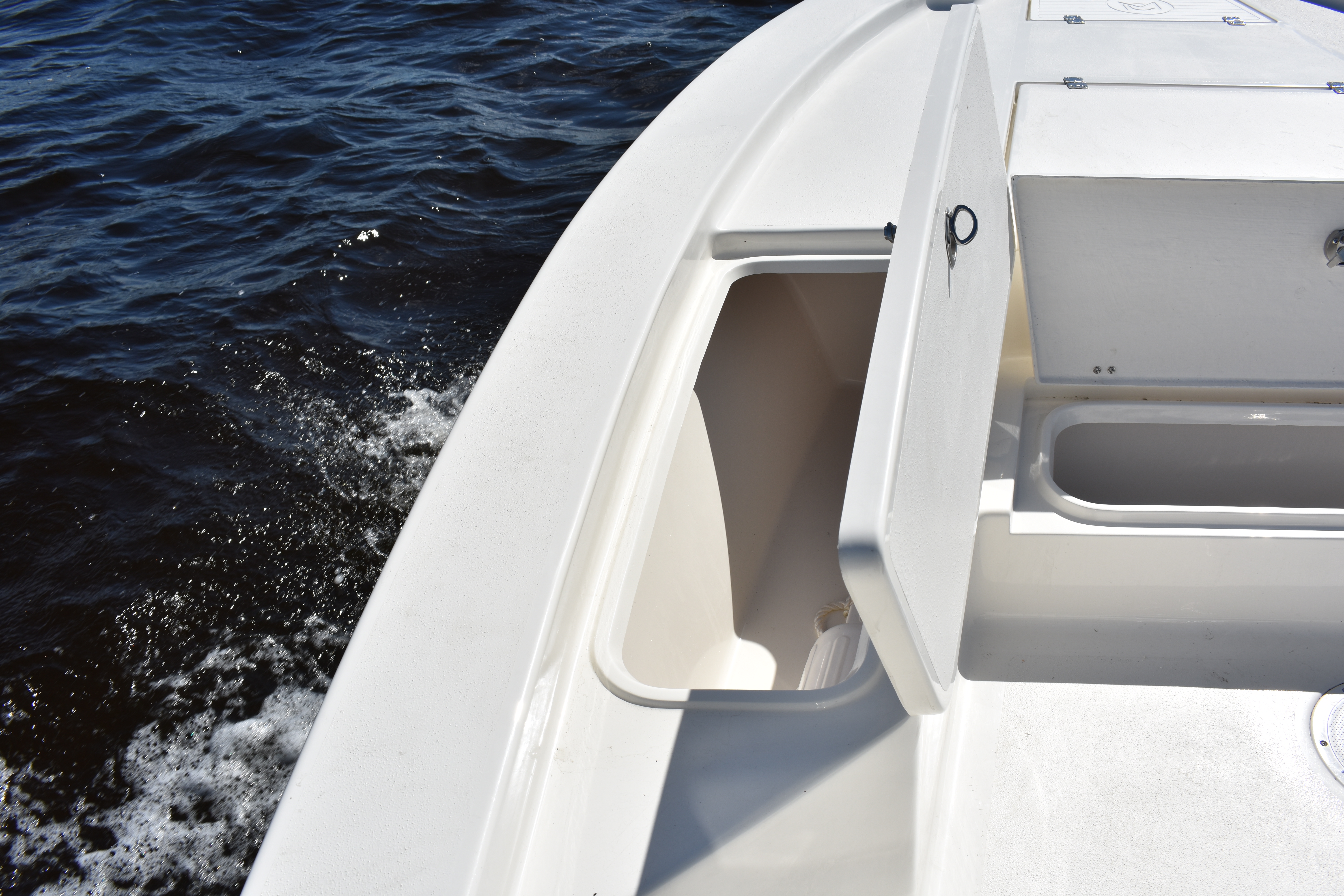 260 Bay Boat interior