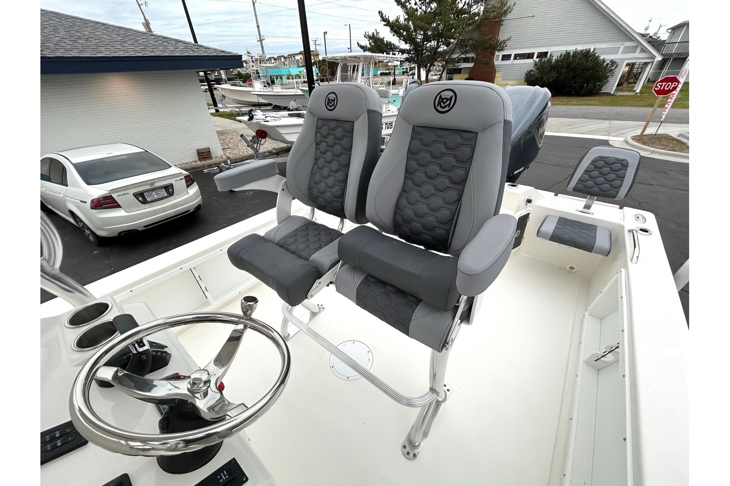 260 Bay Boat interior